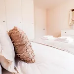 Fantastic 2 Bed London Apartment