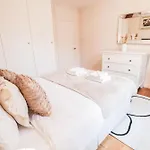 Fantastic 2 Bed London Apartment