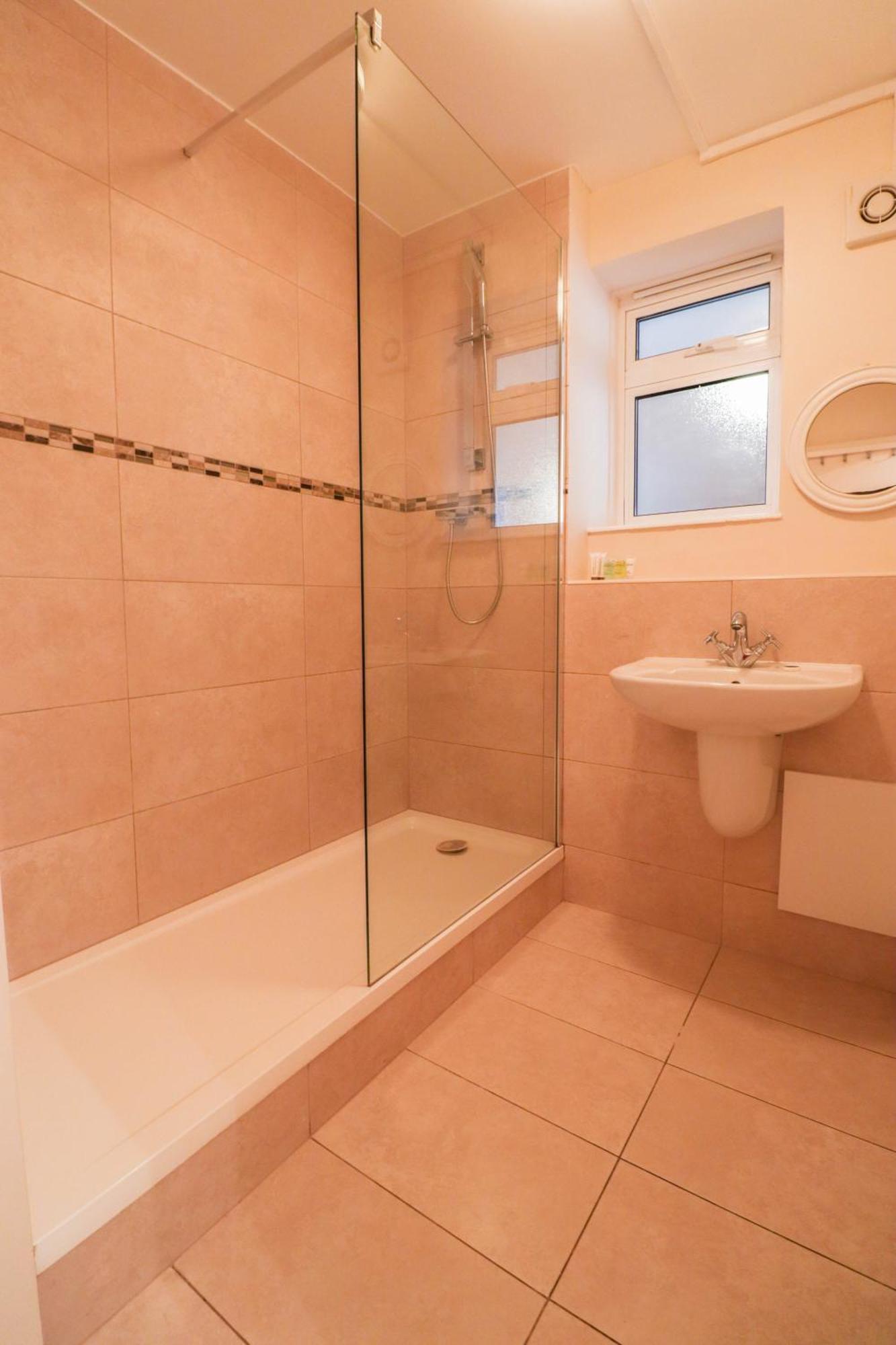 Apartament Fantastic 2 Bed Londra